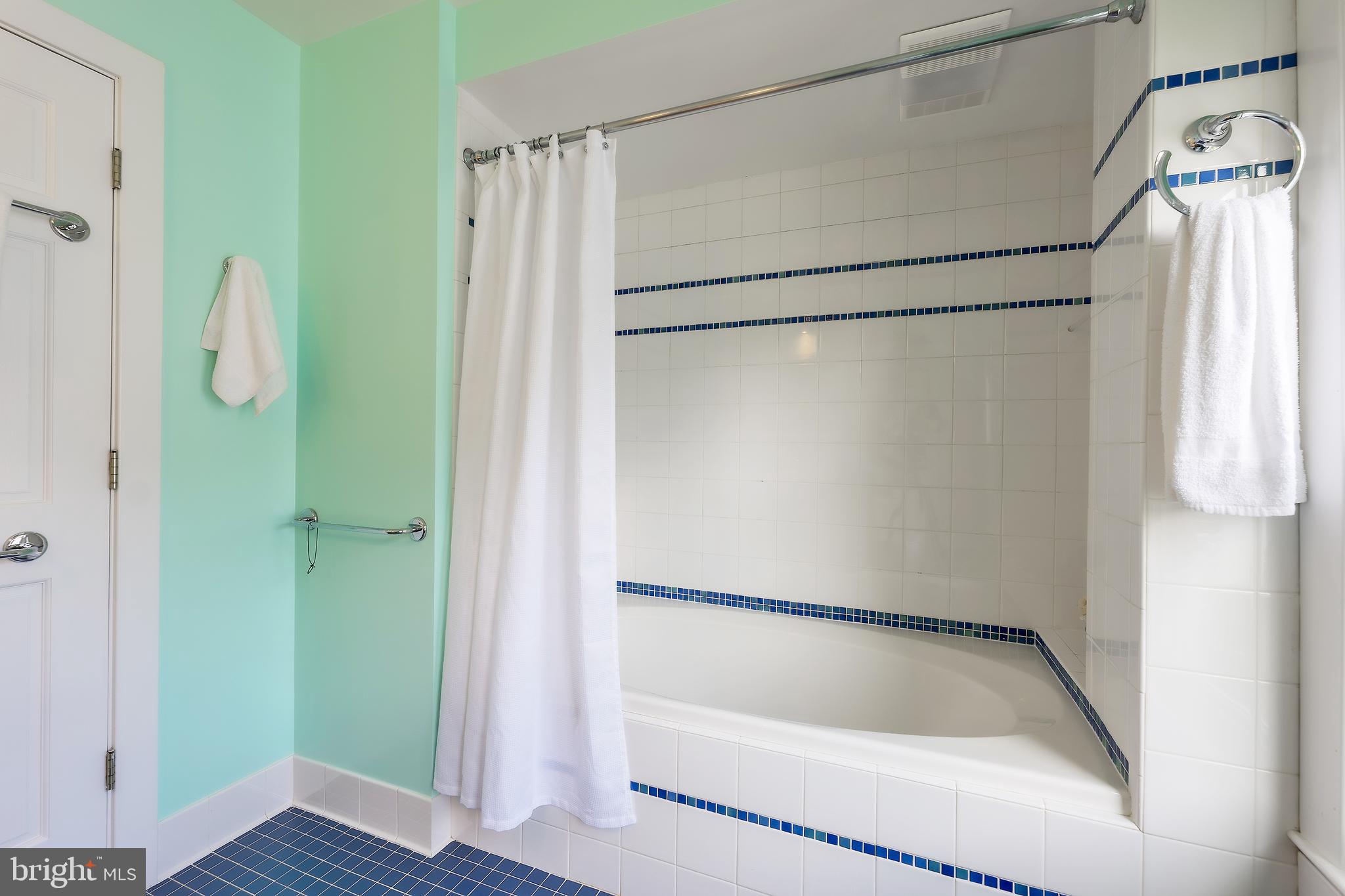 RIVERDALE PARK - Residential