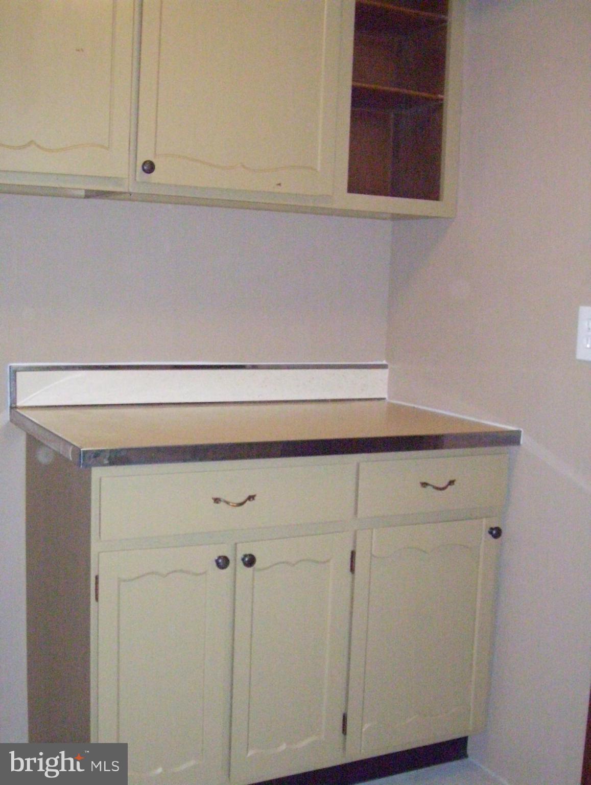 GLADE VILLAGE - Residential Lease