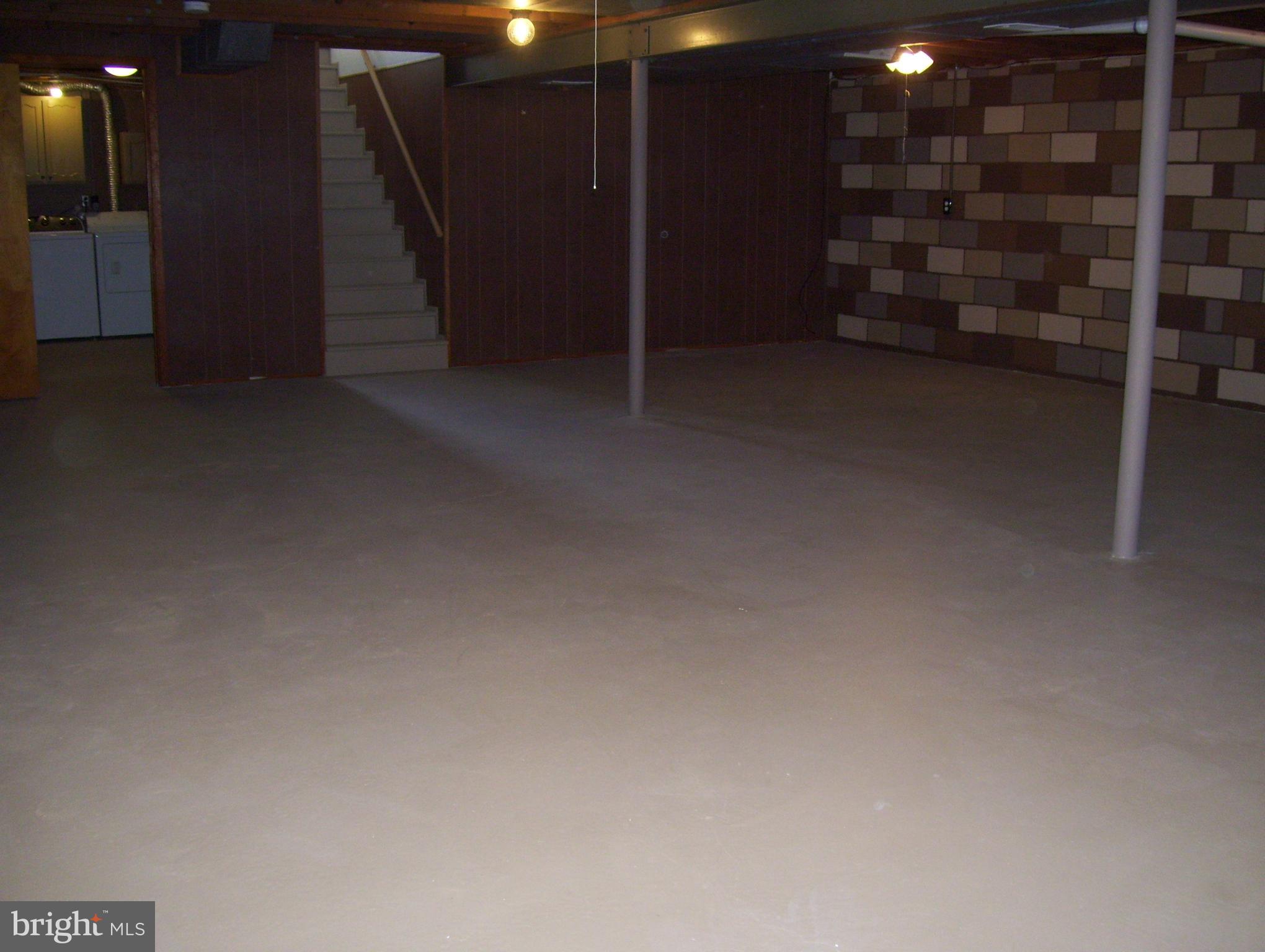 GLADE VILLAGE - Residential Lease