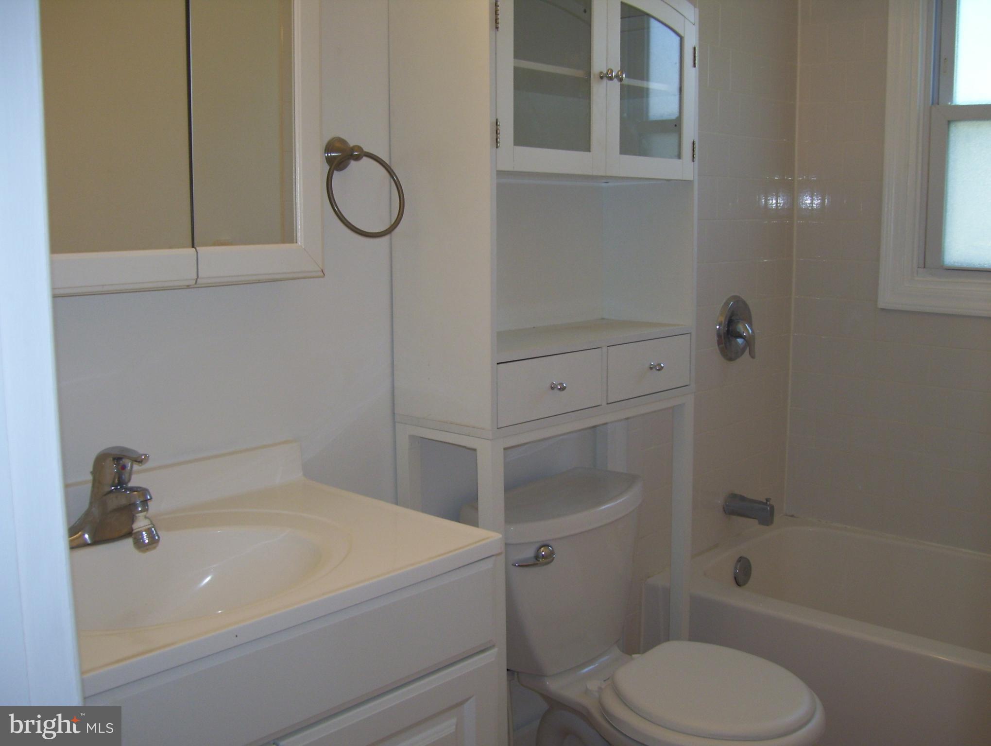 GLADE VILLAGE - Residential Lease