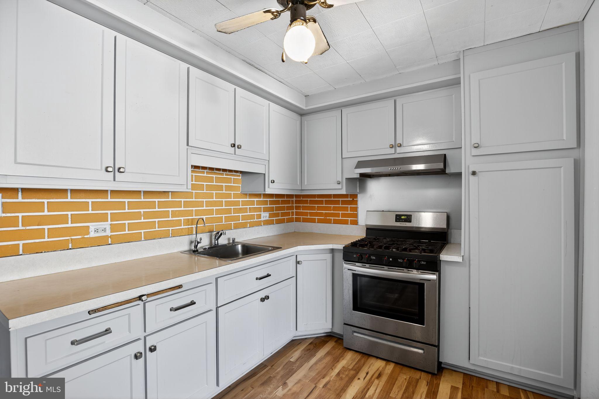 3409 YARDLEY DRIVE