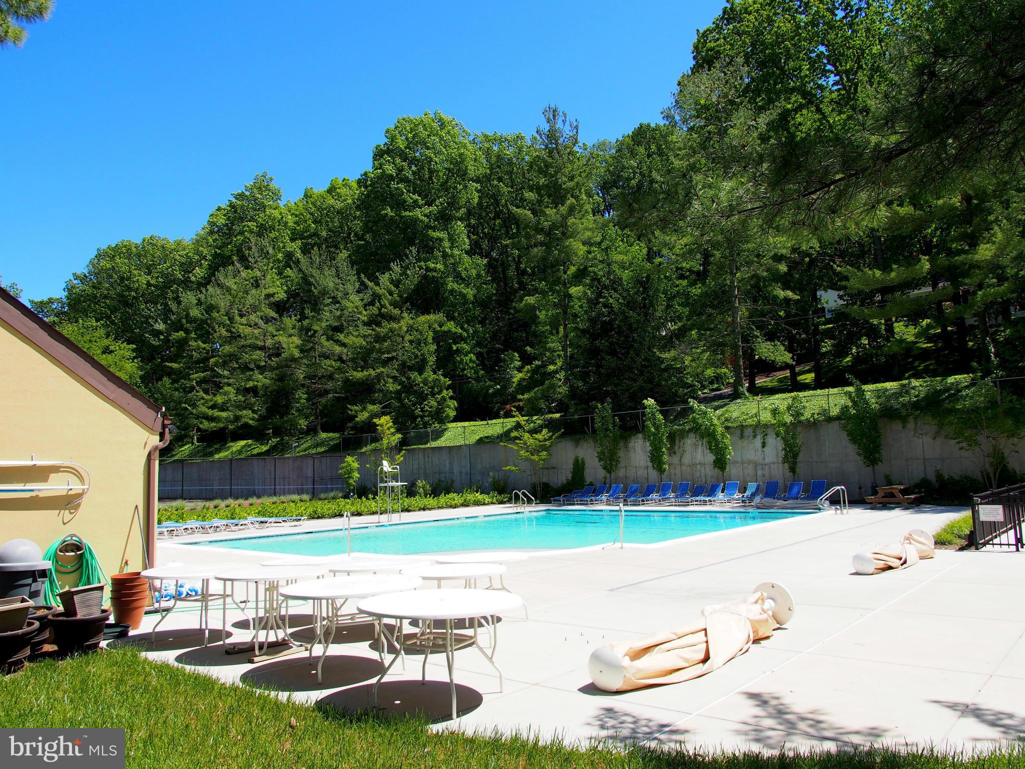 RUXTON CROSSING TOWNHSE - Residential