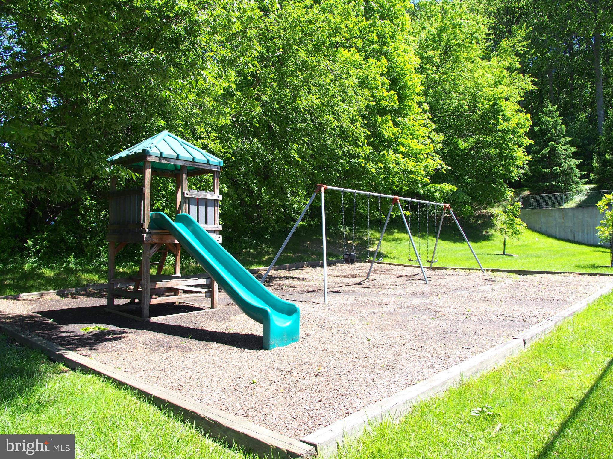 RUXTON CROSSING TOWNHSE - Residential