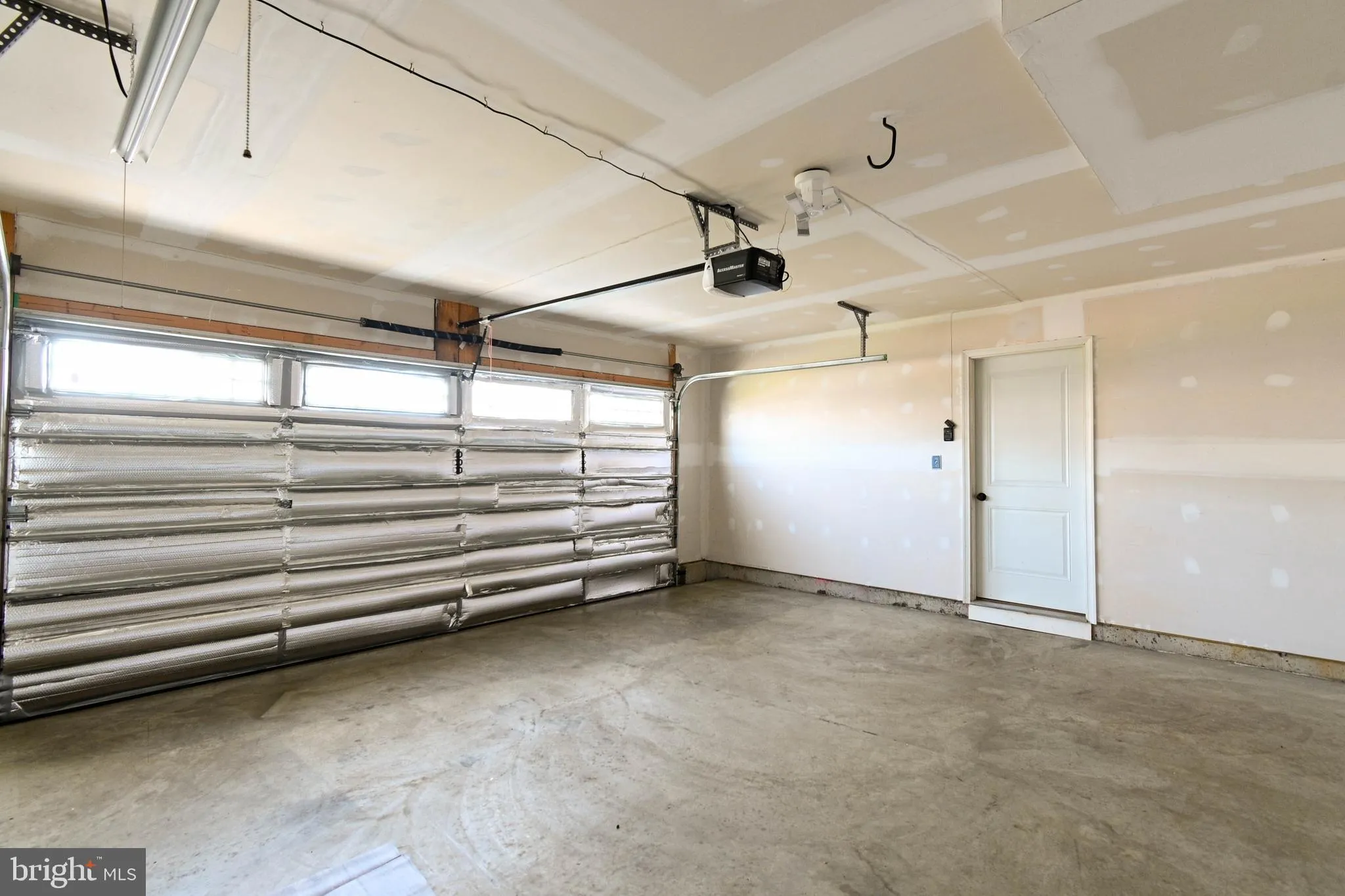 Martinsburg, West Virginia 25403, United States, 3 Bedrooms Bedrooms, ,3 BathroomsBathrooms,Residential,Contingent,35950