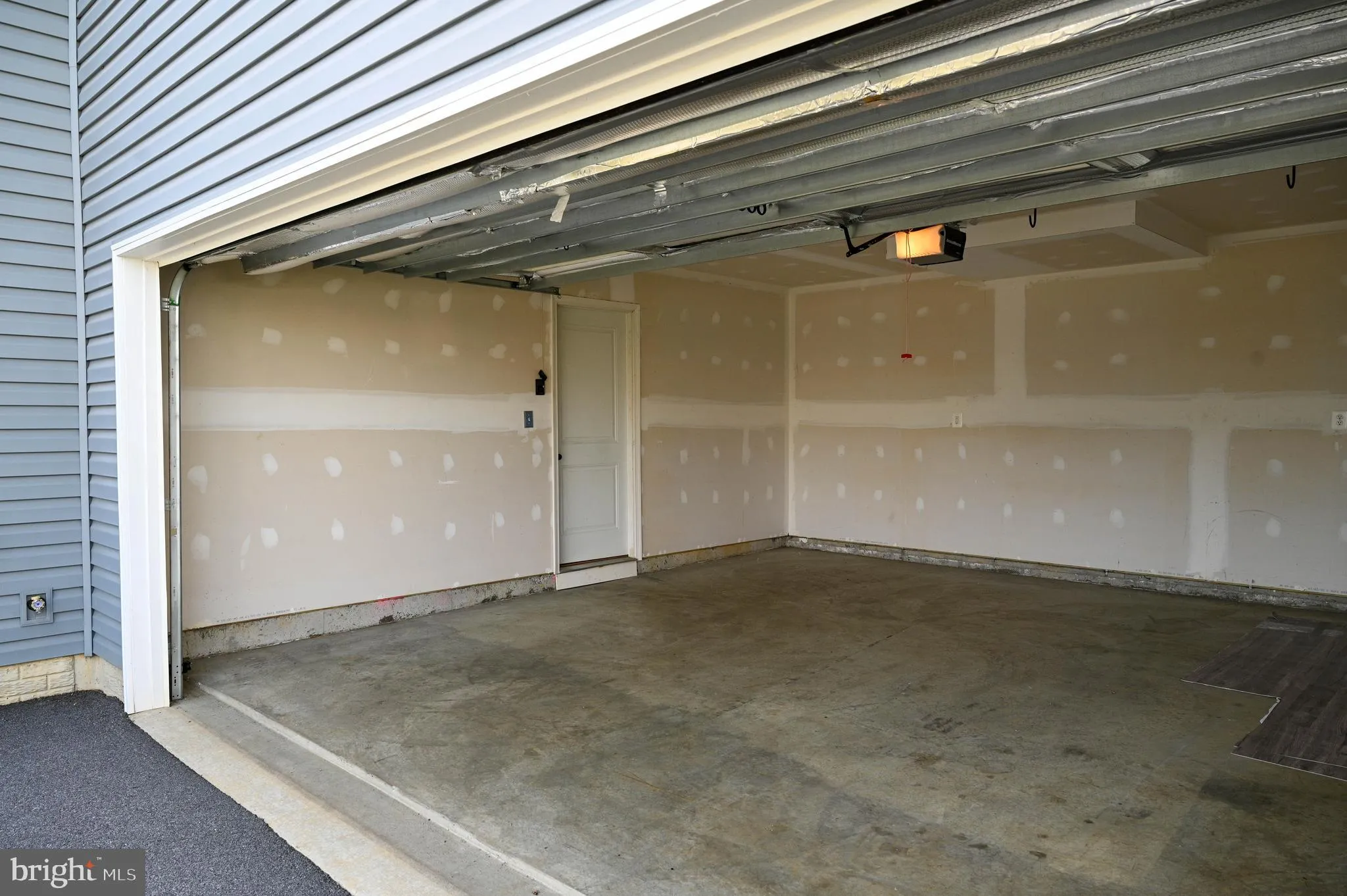 Martinsburg, West Virginia 25403, United States, 3 Bedrooms Bedrooms, ,3 BathroomsBathrooms,Residential,Contingent,35950