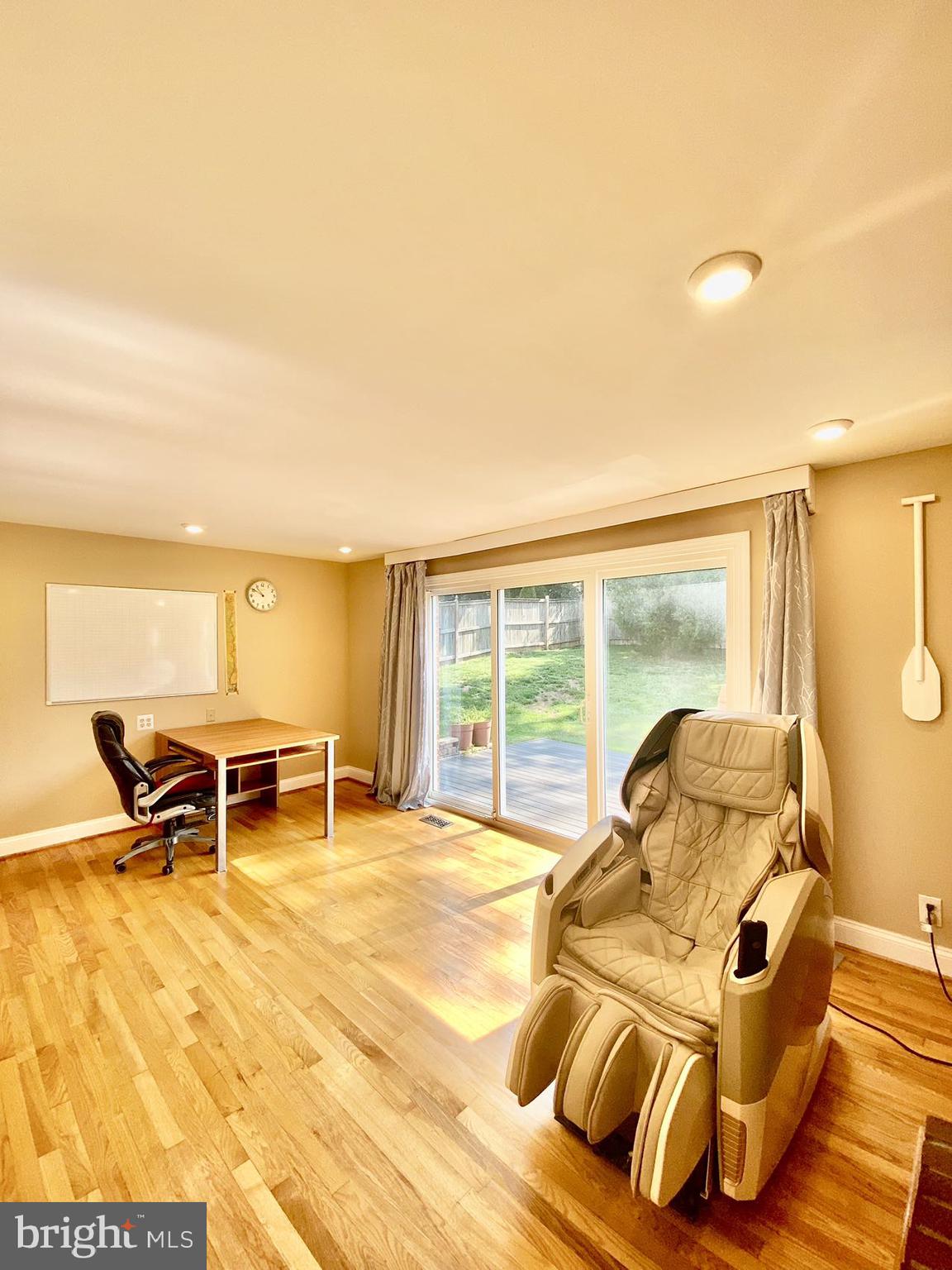 FOX HILLS - Residential Lease