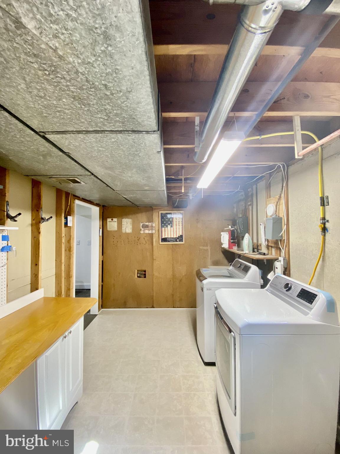 FOX HILLS - Residential Lease