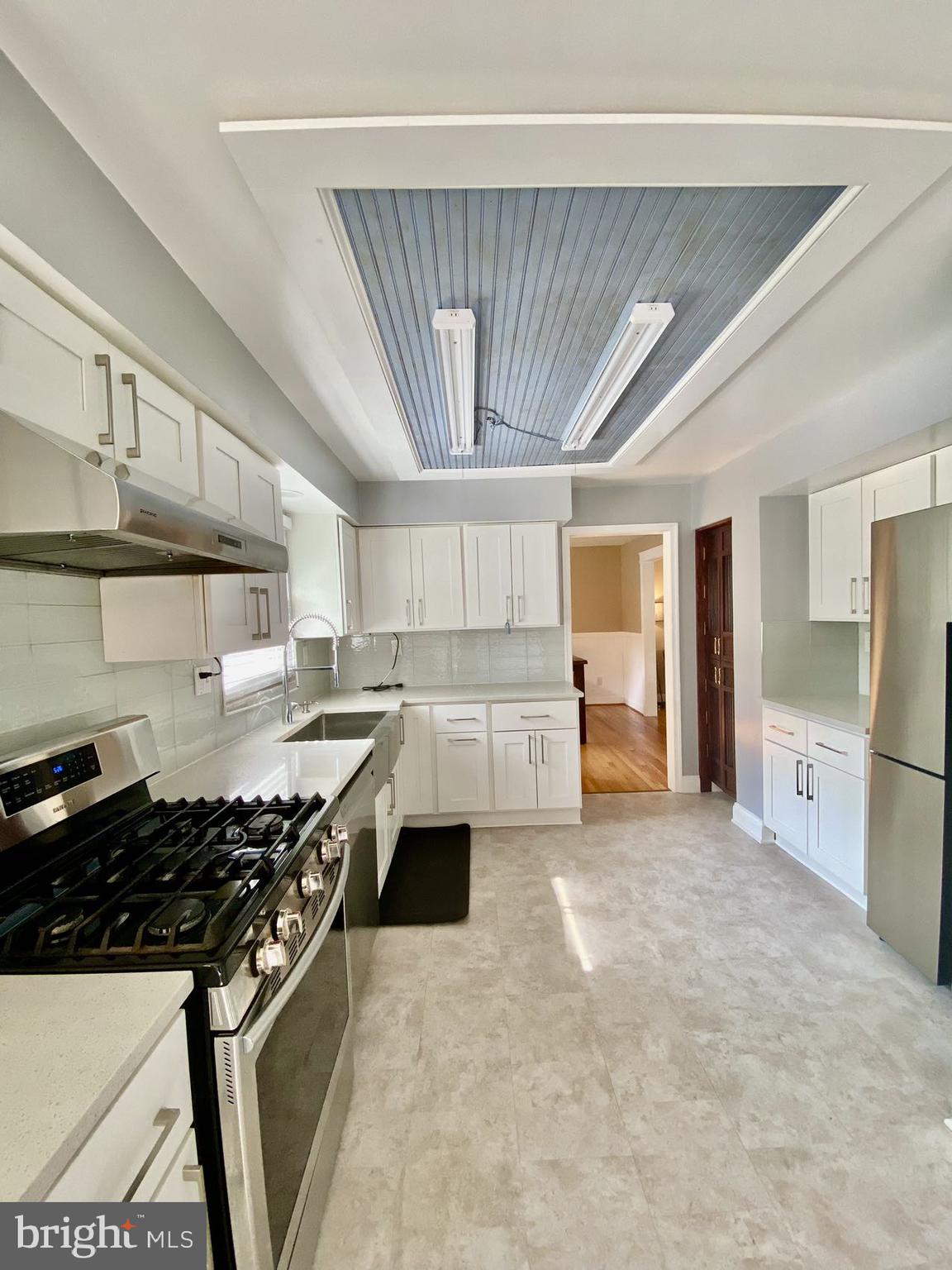 FOX HILLS - Residential Lease