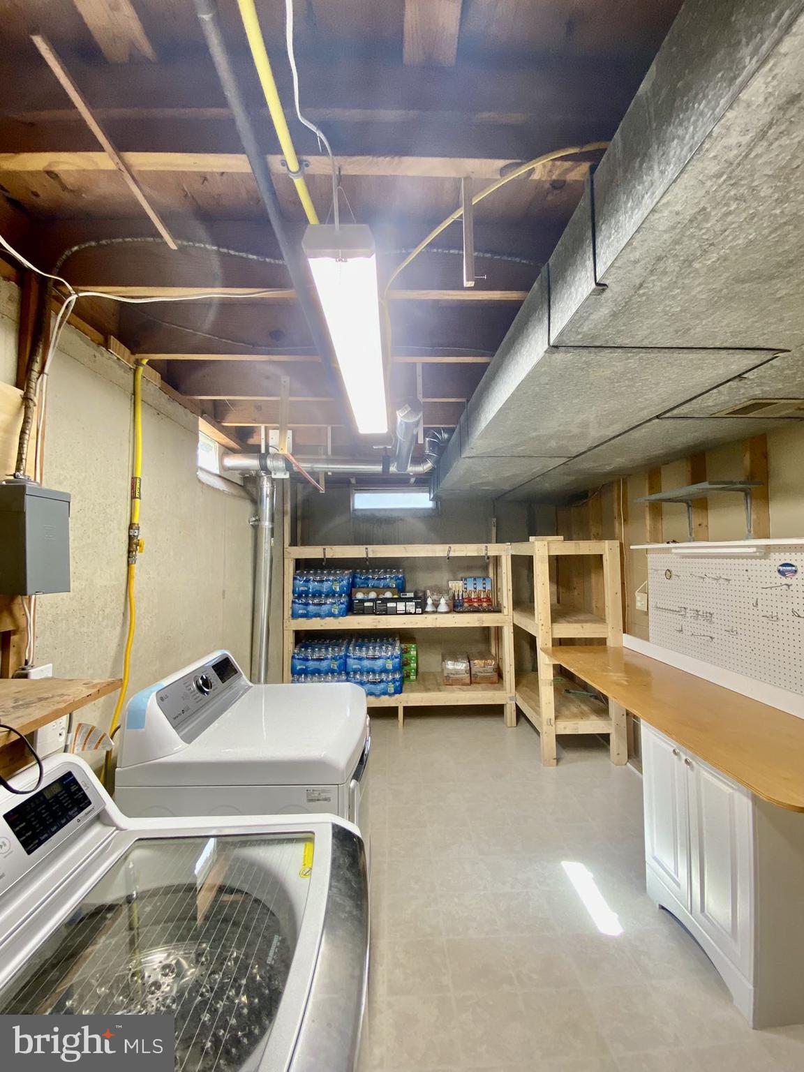 FOX HILLS - Residential Lease