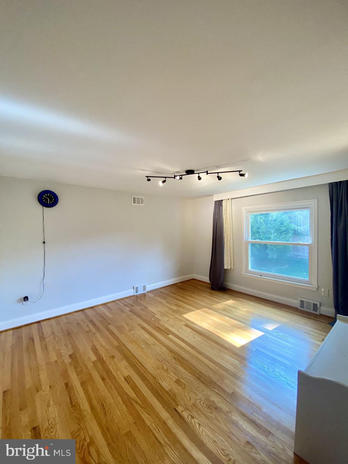 FOX HILLS - Residential Lease