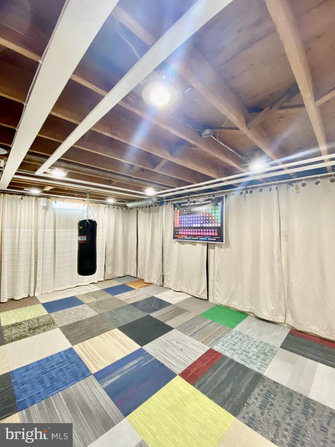 FOX HILLS - Residential Lease