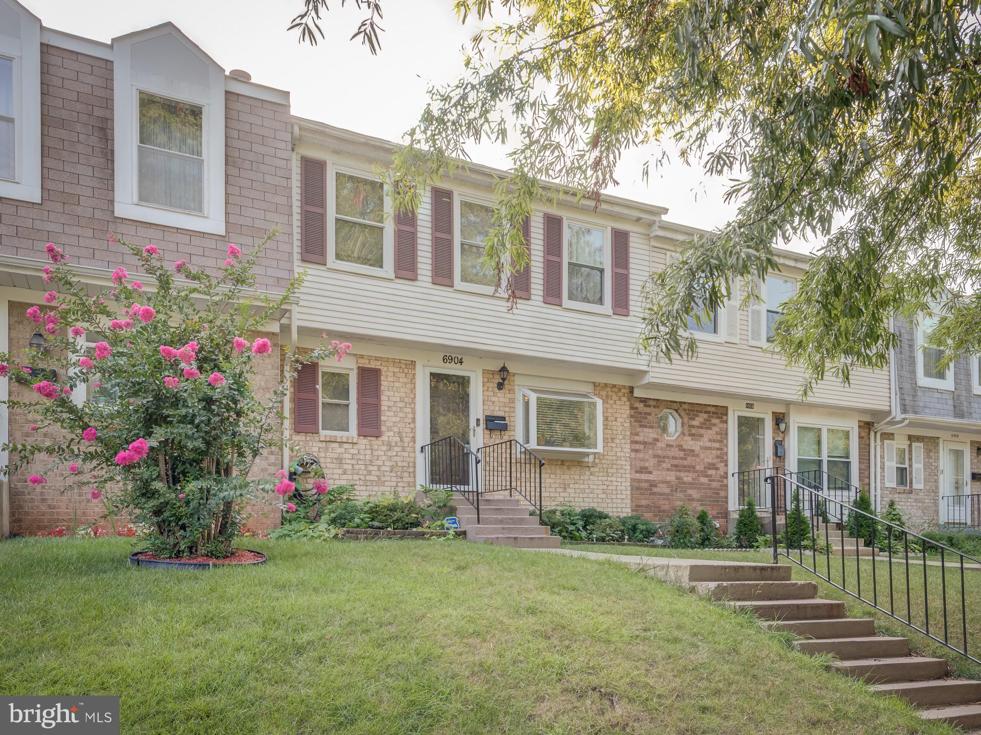 WOODSTREAM VILLAGE - Residential