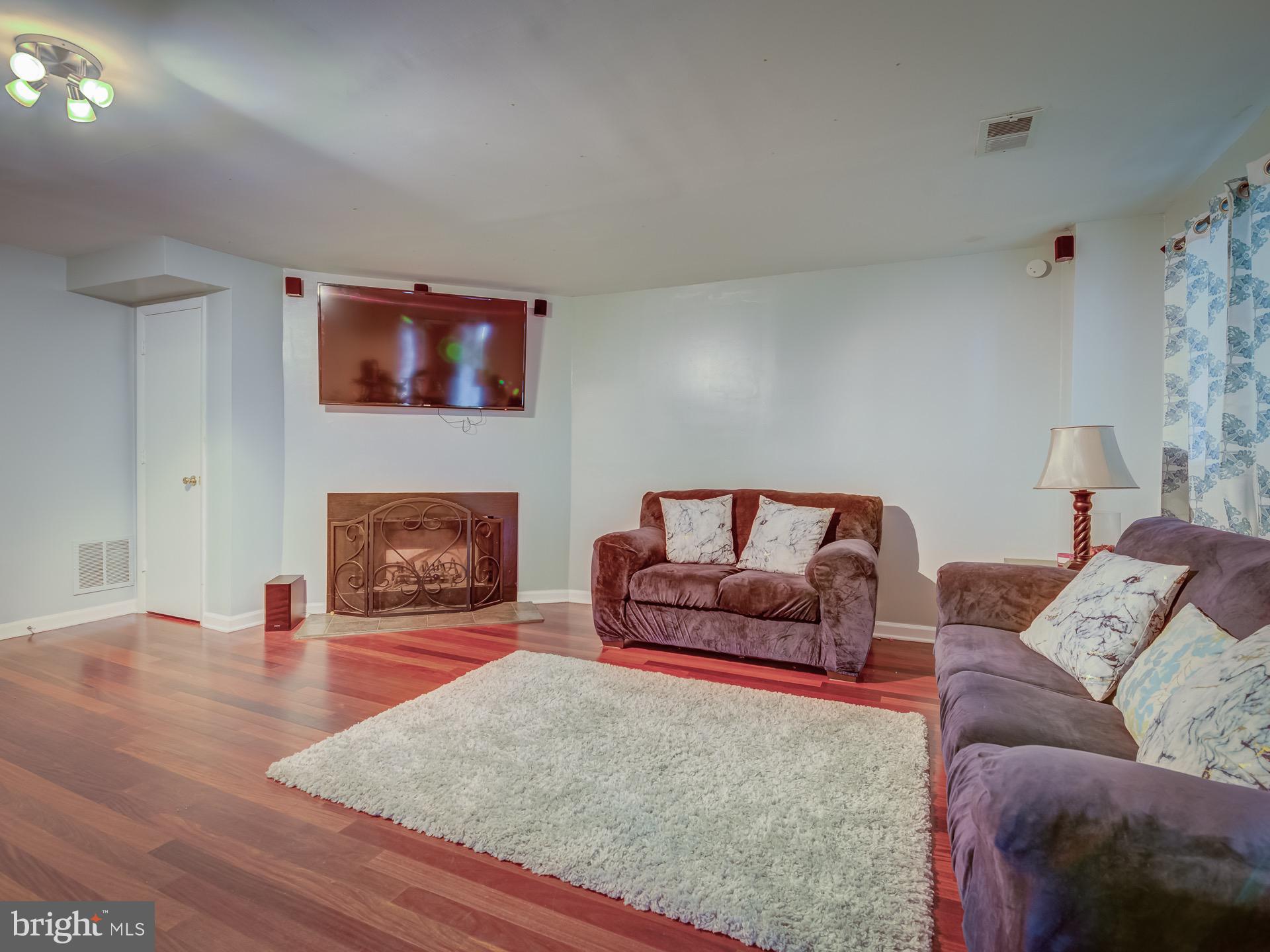 WOODSTREAM VILLAGE - Residential