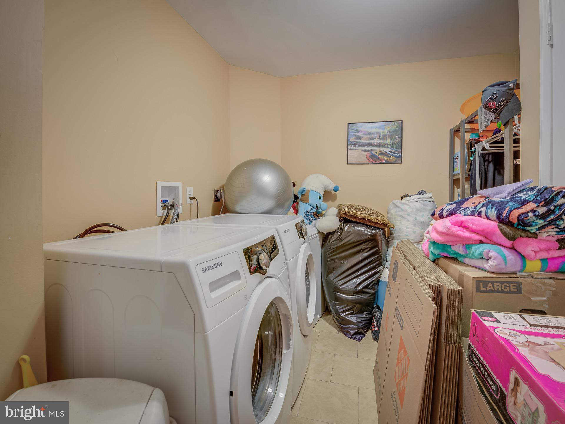 WOODSTREAM VILLAGE - Residential