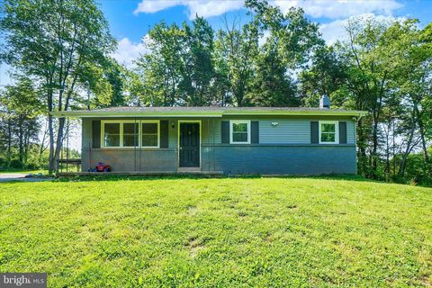 Homes For Sale - 5801 N Salem Church Road<br/> DOVER, PA 17315