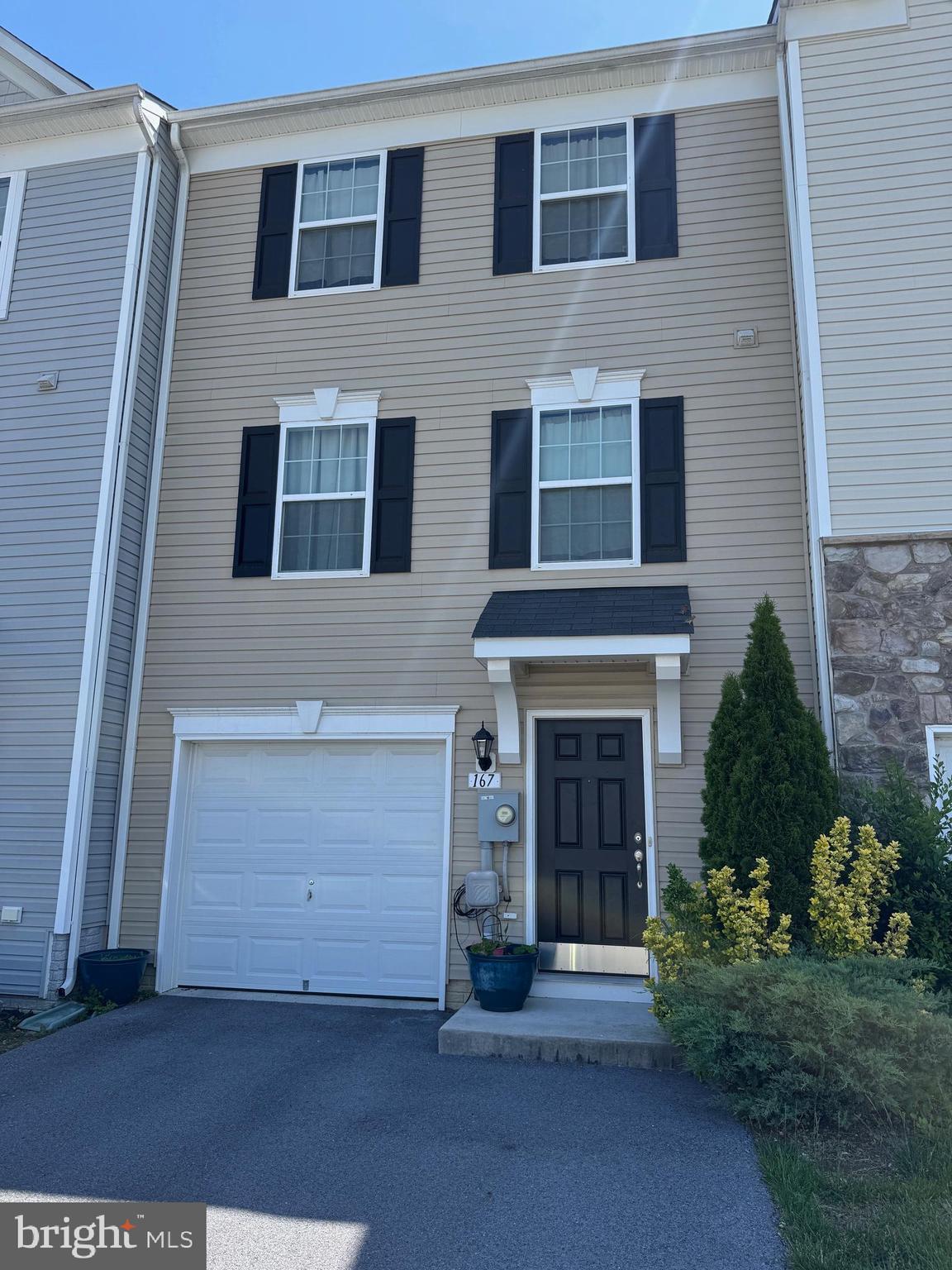 MANOR PARK - Residential