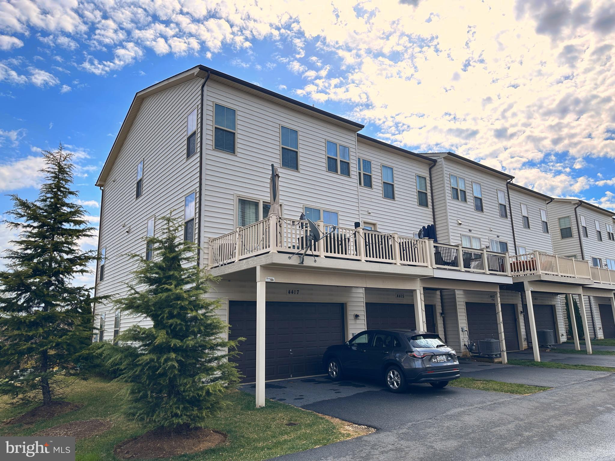 4417 WEALD PLACE