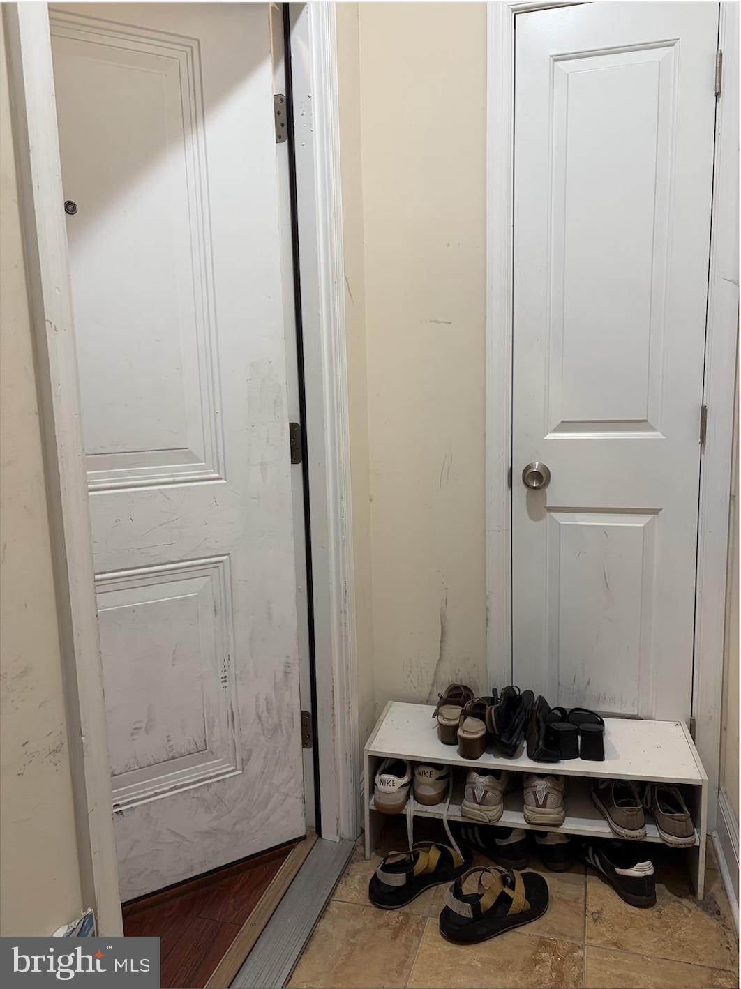 1233 N 17TH STREET 2ND FLOOR