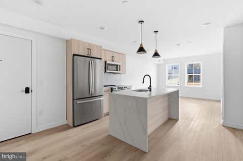 Condo For Rent - 208 Vine Street #2A<br/> PHILADELPHIA, PA 19106