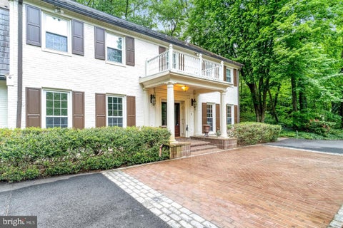 Photo of 7845 Old Dominion Drive, MCLEAN, VA 22102 (MLS # VAFX2338438)