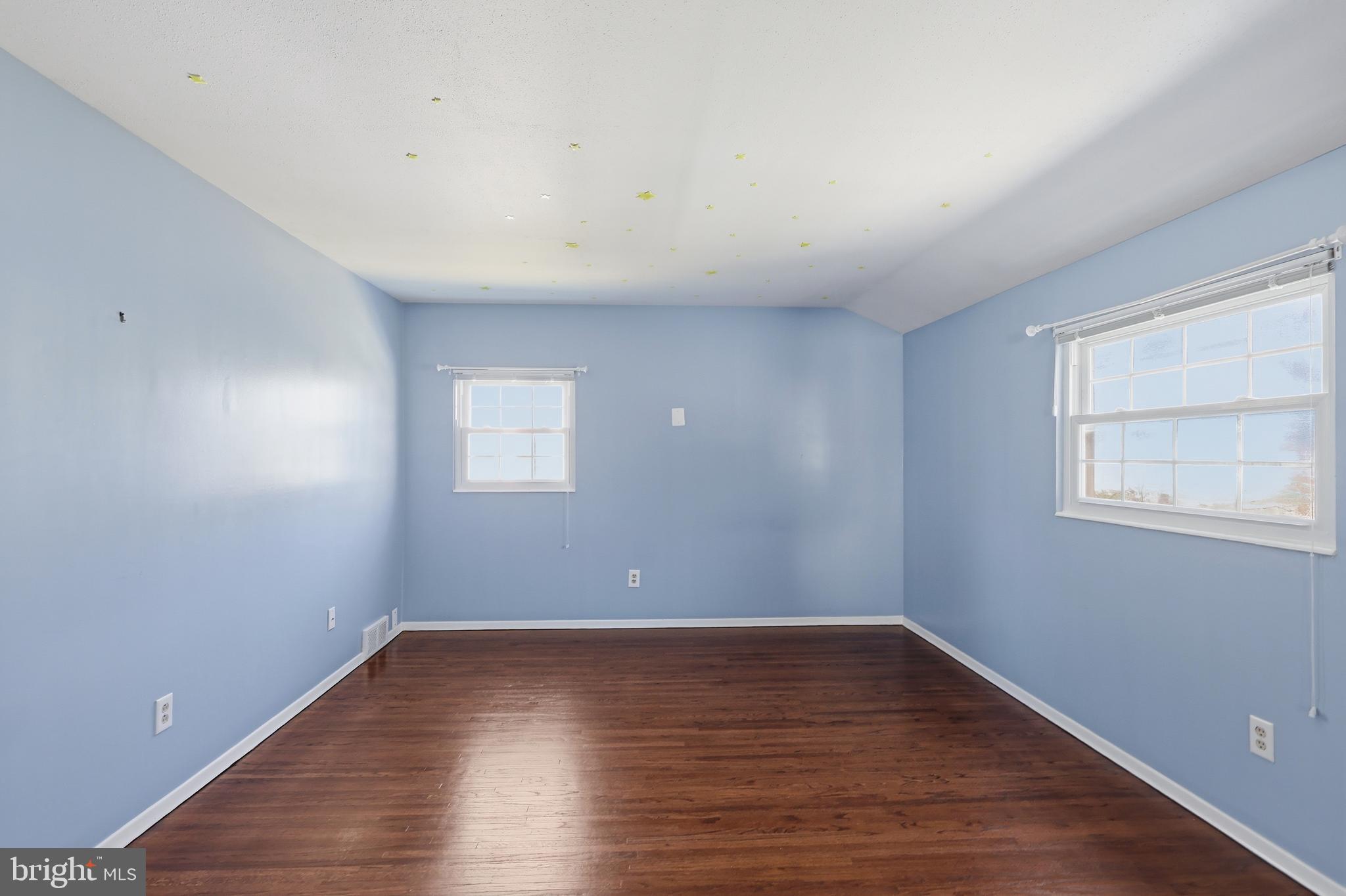 VALLEYWOOD - Residential