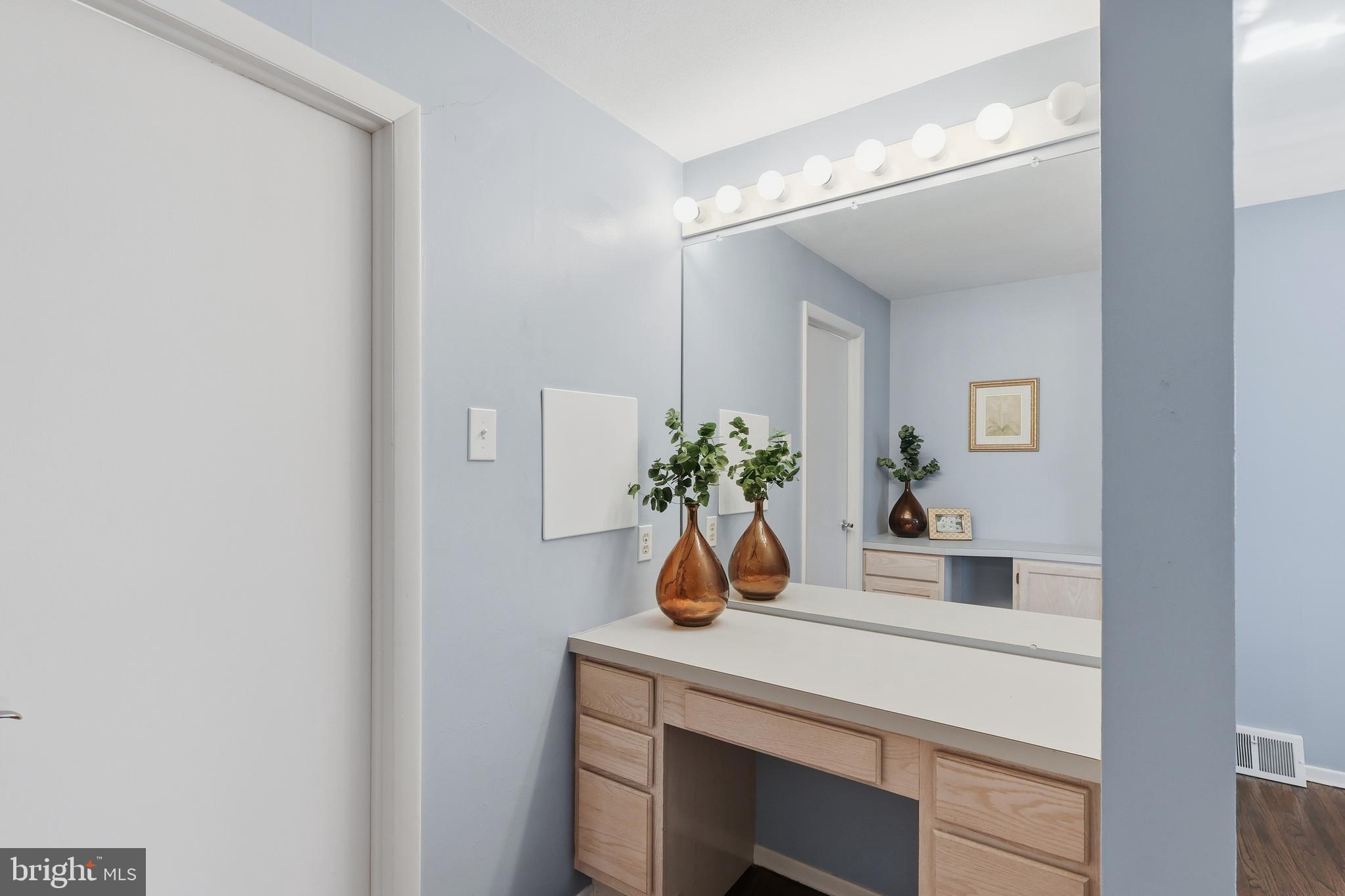 VALLEYWOOD - Residential