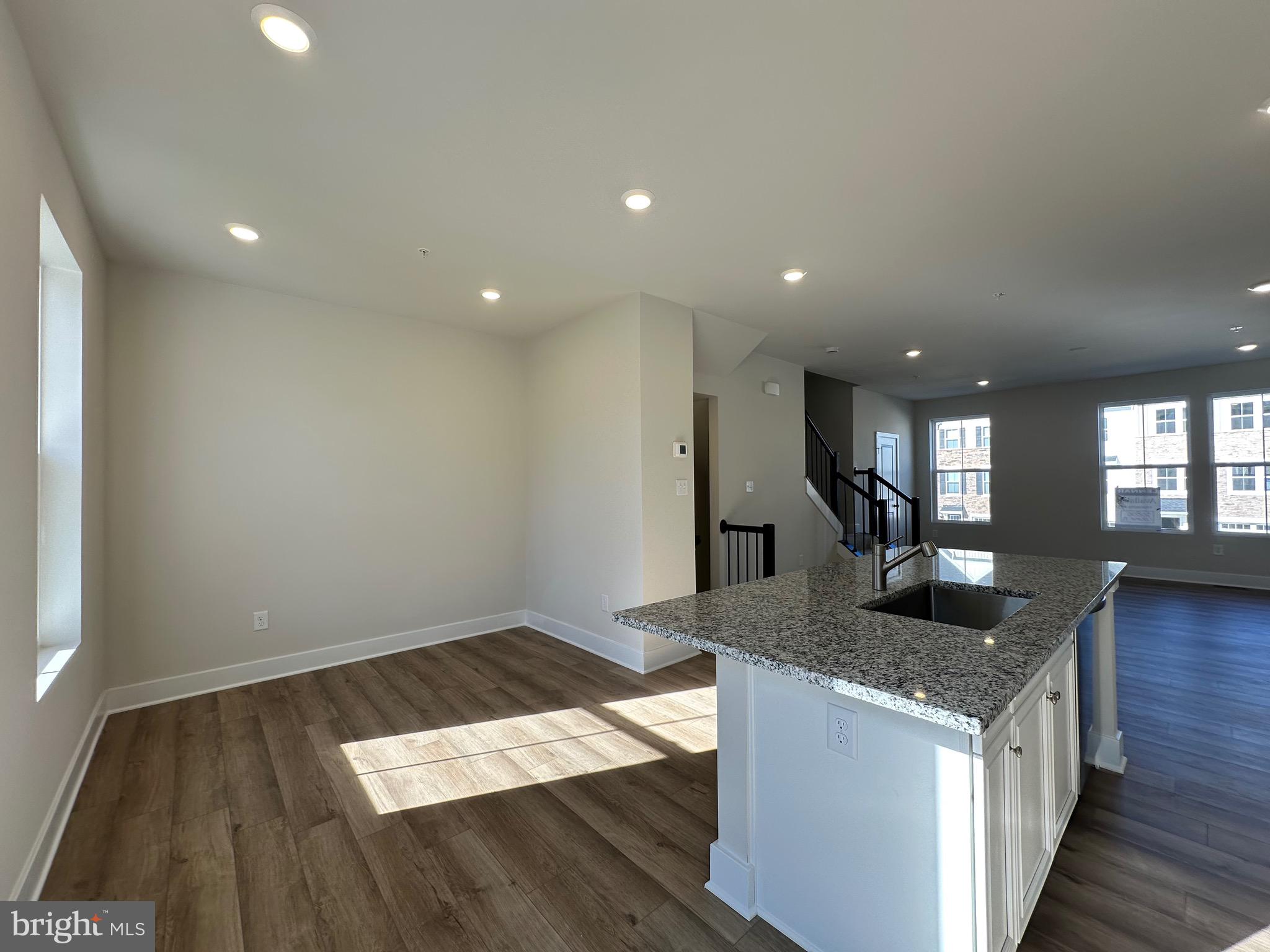 ST CHARLES HORIZON - Residential