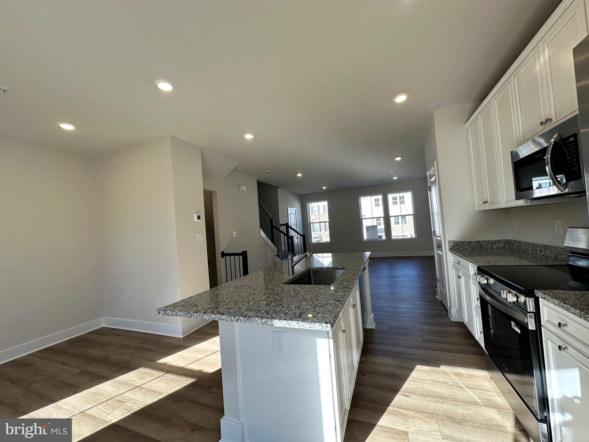 ST CHARLES HORIZON - Residential