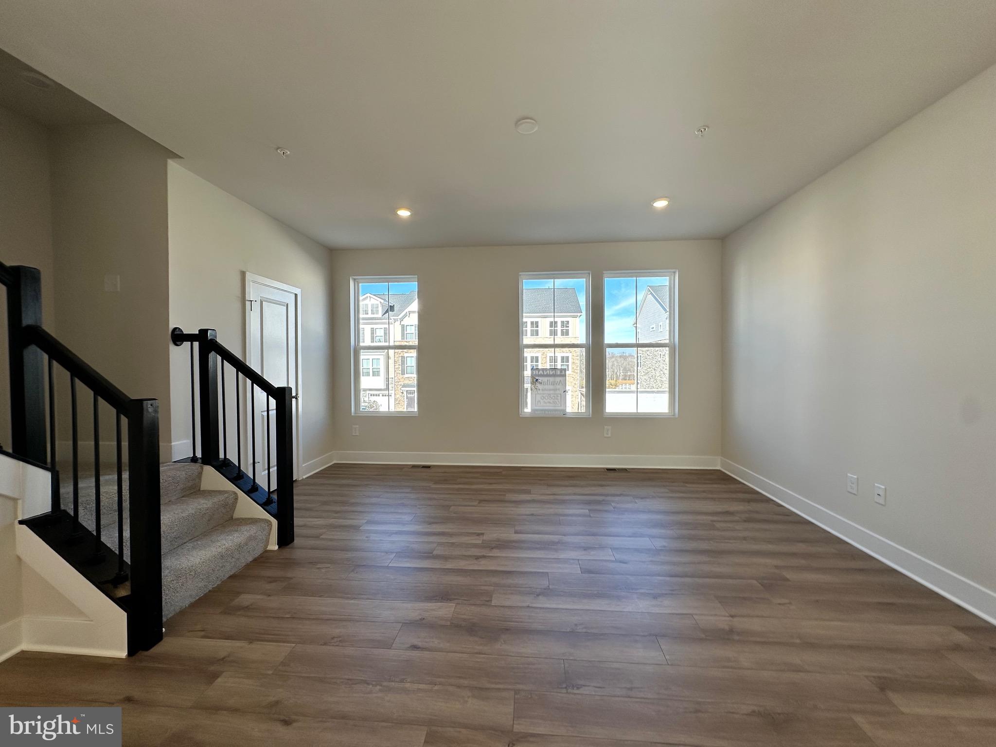 ST CHARLES HORIZON - Residential