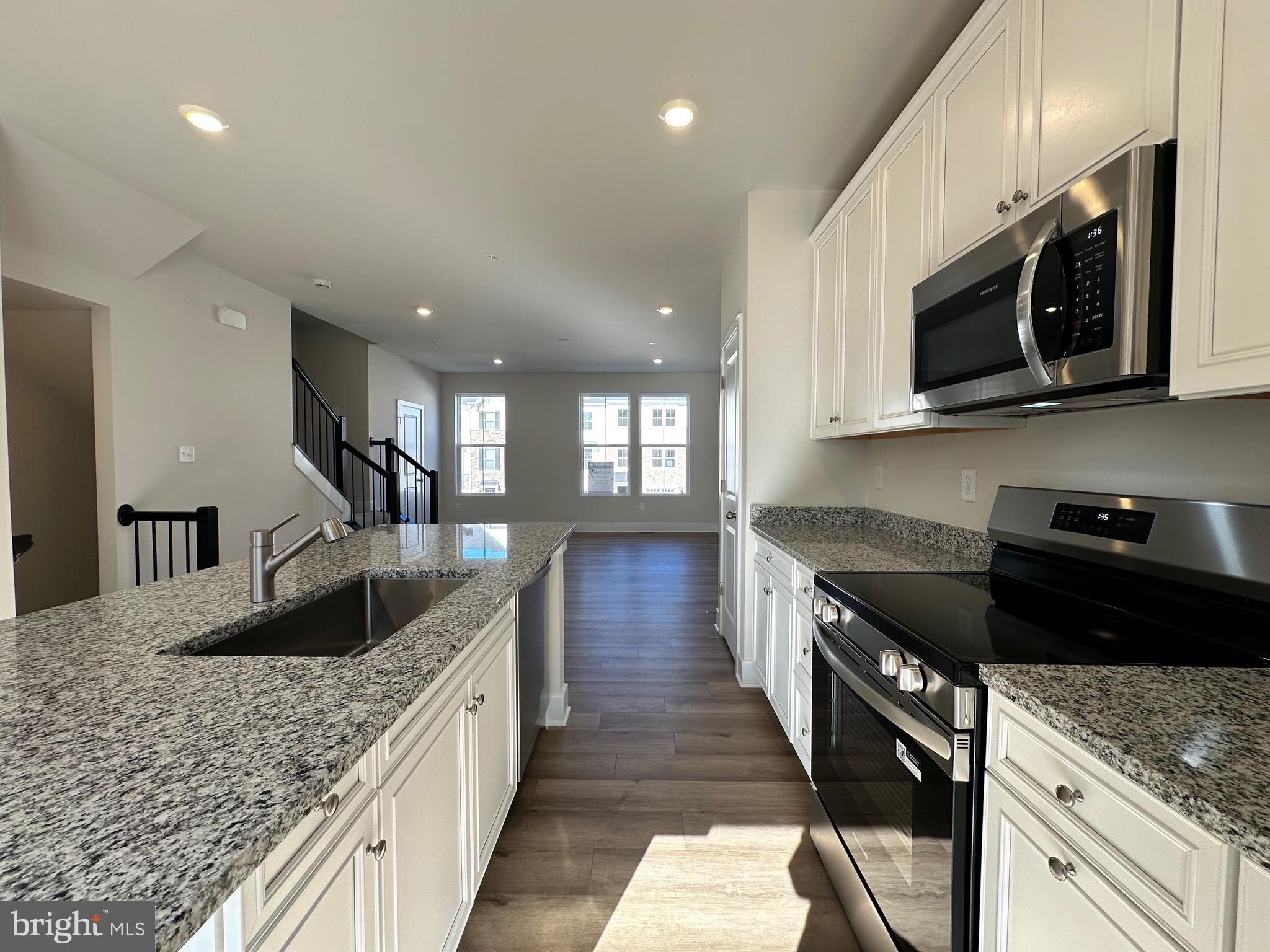 ST CHARLES HORIZON - Residential