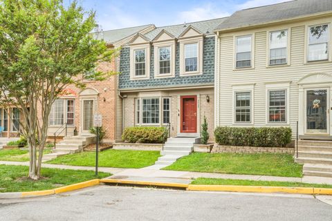 Photo of 5428 New London Park Drive, FAIRFAX, VA 22032 (MLS # VAFX2306426)