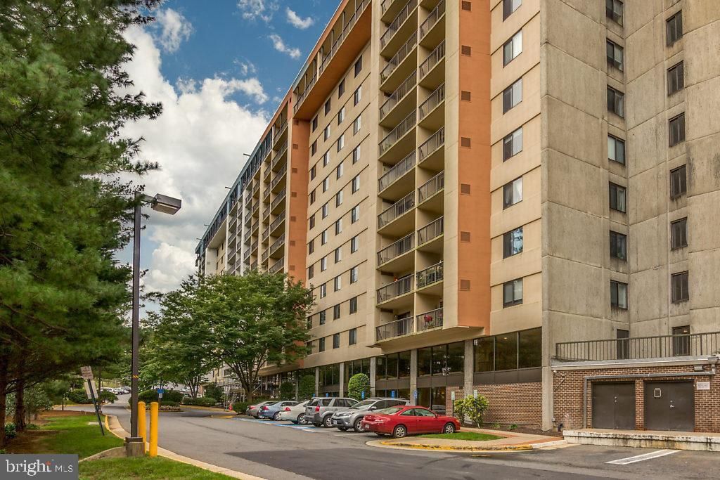 Photo of 3800 Powell Lane #1029, FALLS CHURCH, VA 22041 (MLS # VAFX2276876)