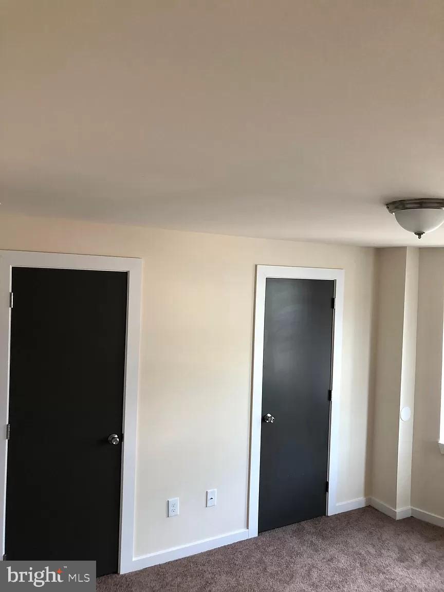 SQUIRREL HILL - Residential Lease