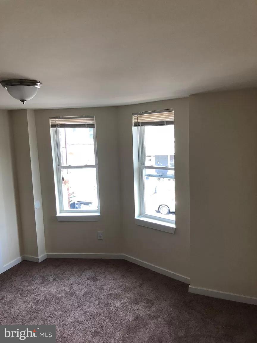 SQUIRREL HILL - Residential Lease