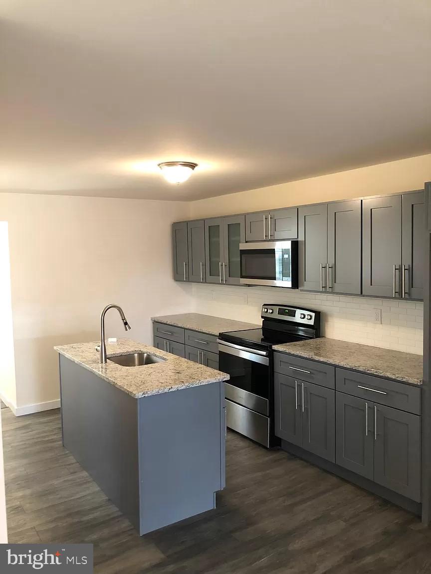 SQUIRREL HILL - Residential Lease