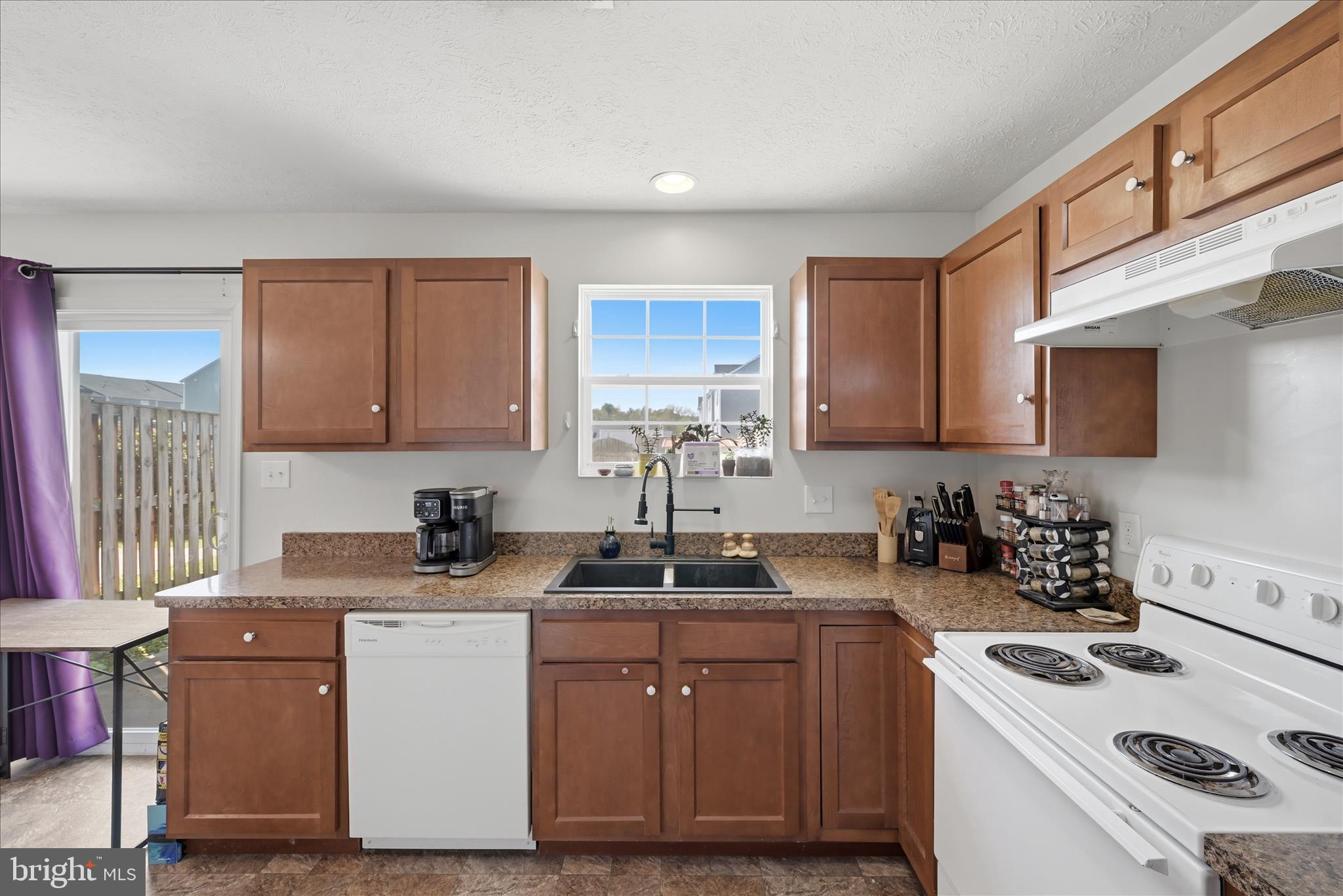 INWOOD VILLAGE - Residential