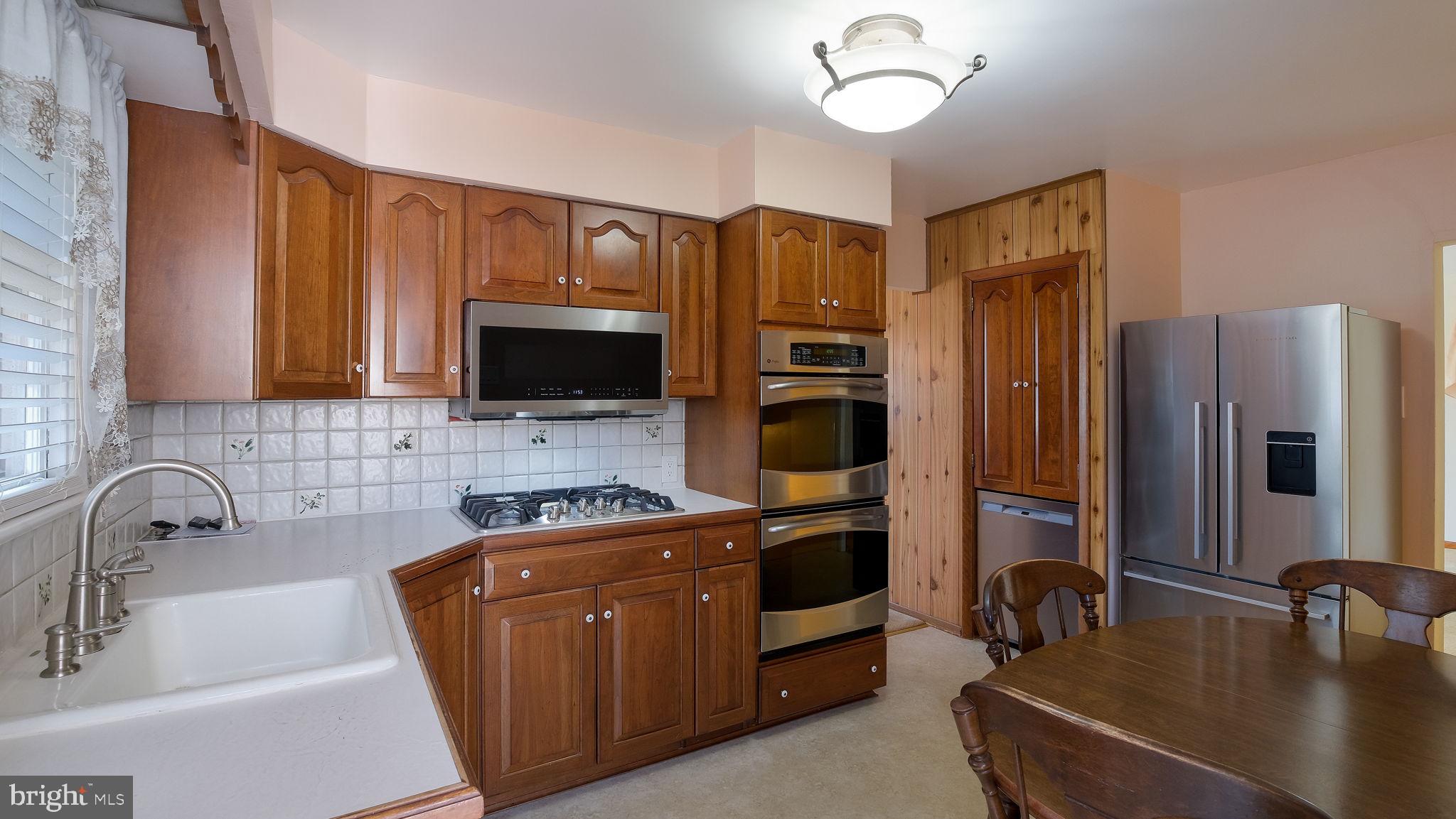 ABINGTON WOODS - Residential