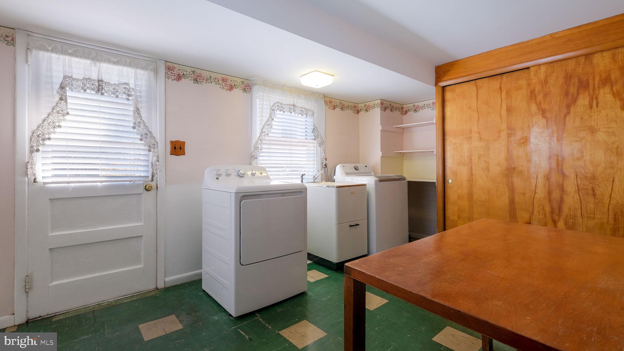 ABINGTON WOODS - Residential