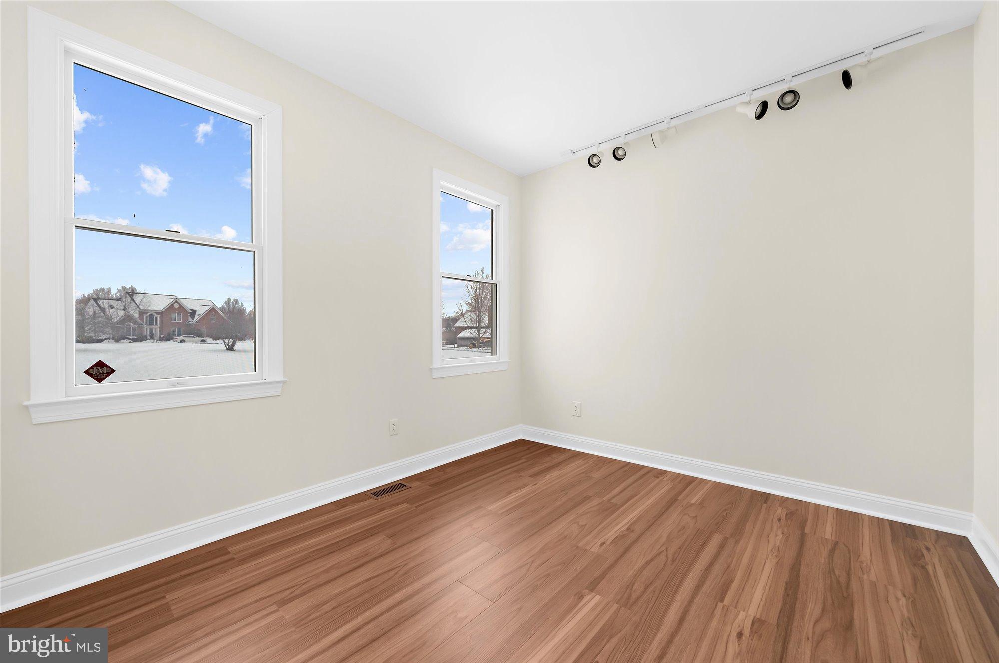 ESTS INDIAN CREEK - Residential