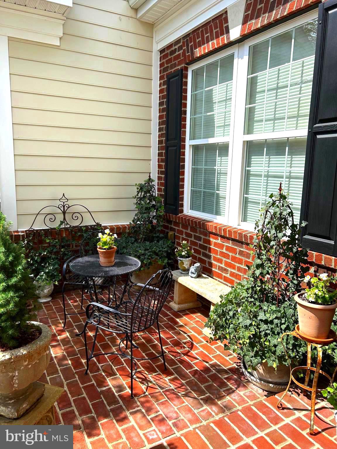 8 STEEPLECHASE DRIVE