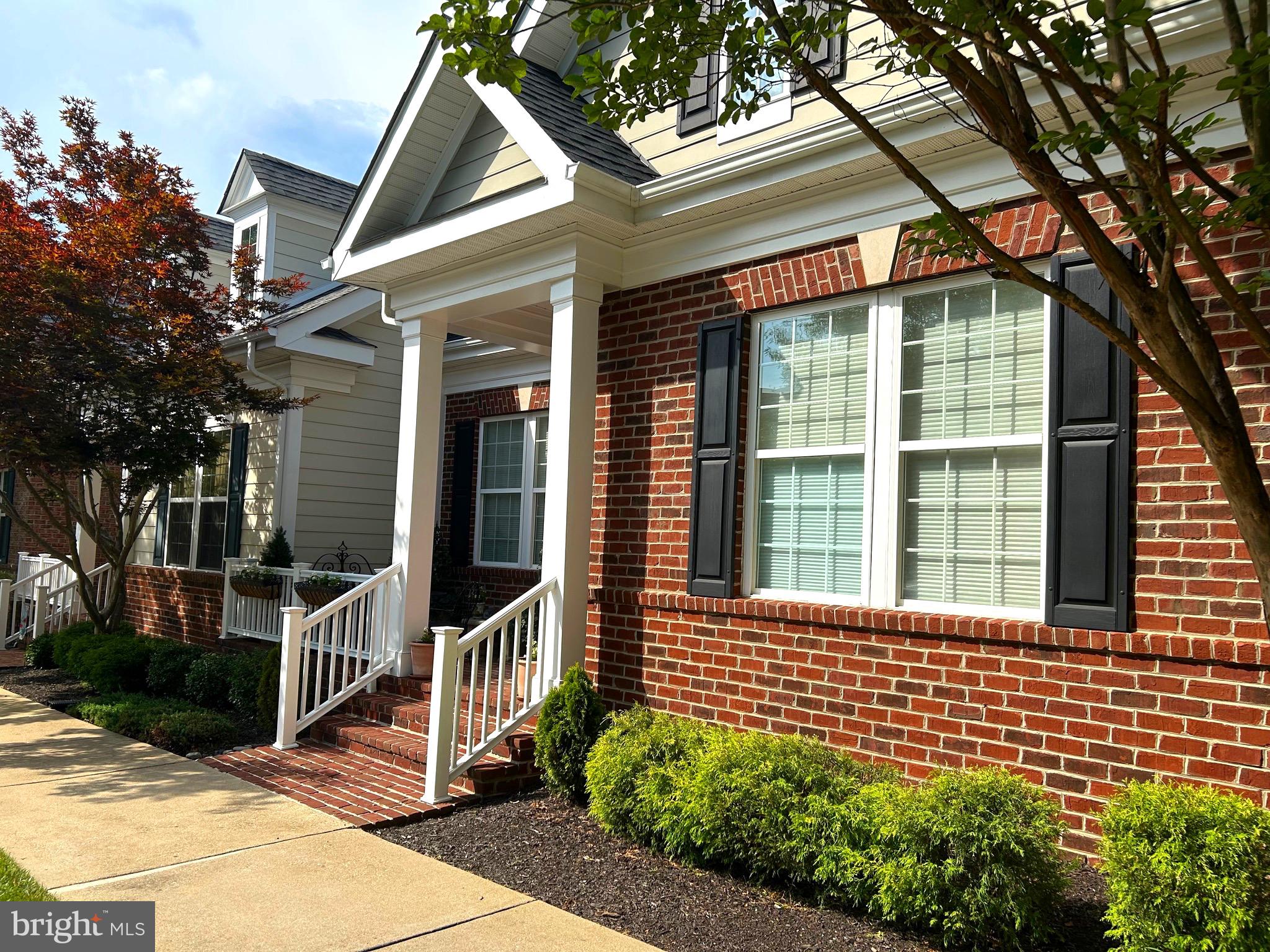 8 STEEPLECHASE DRIVE