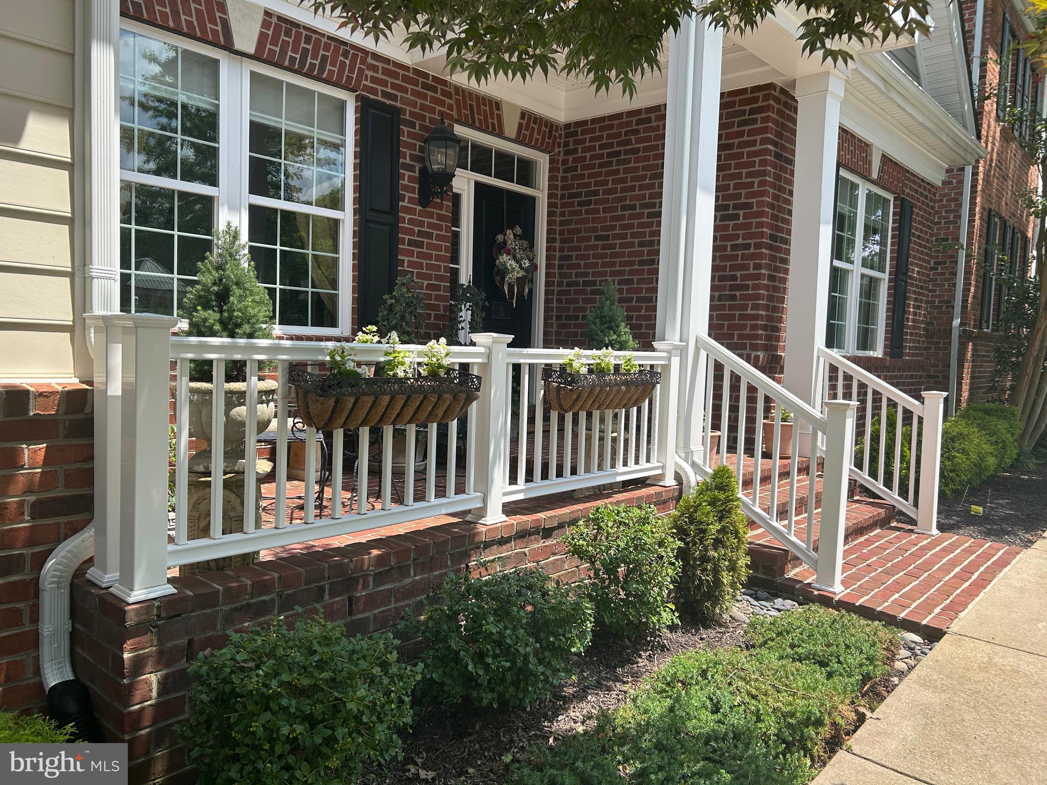 8 STEEPLECHASE DRIVE