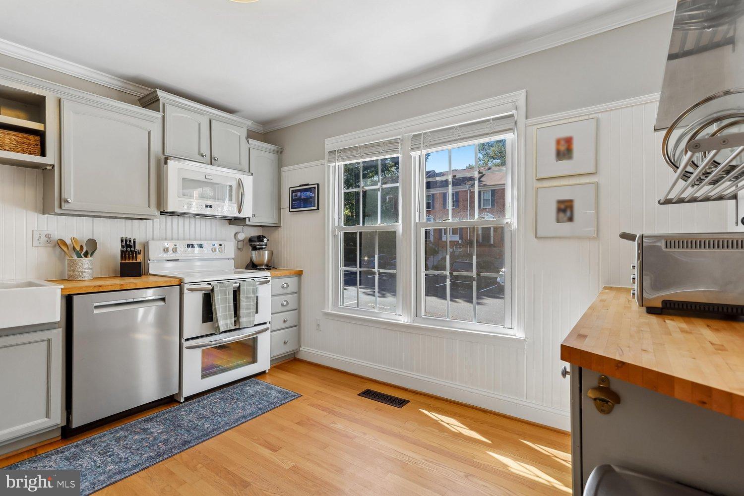 2323 HARLEYFORD COURT