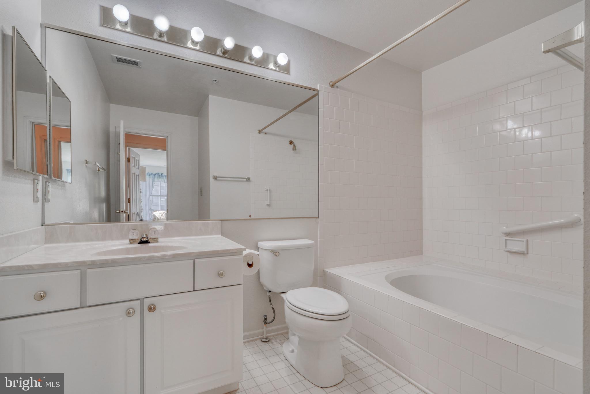 ENGLISH COUNTRY MANOR - Residential