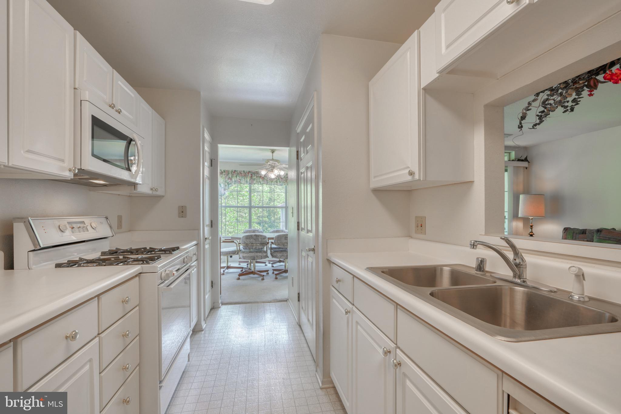 ENGLISH COUNTRY MANOR - Residential