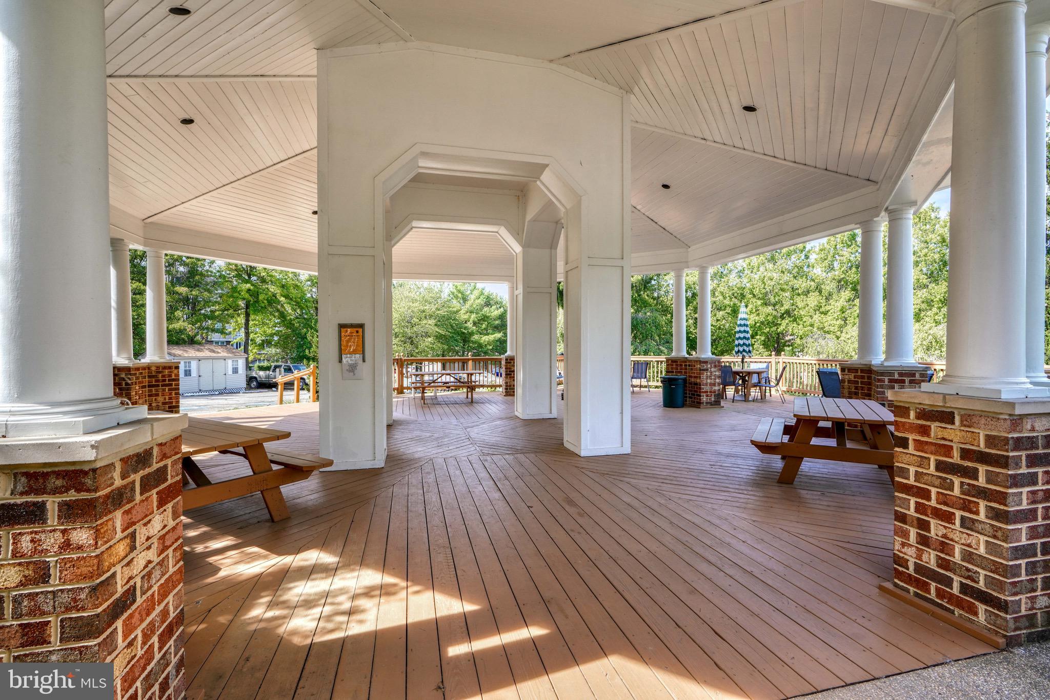 ENGLISH COUNTRY MANOR - Residential