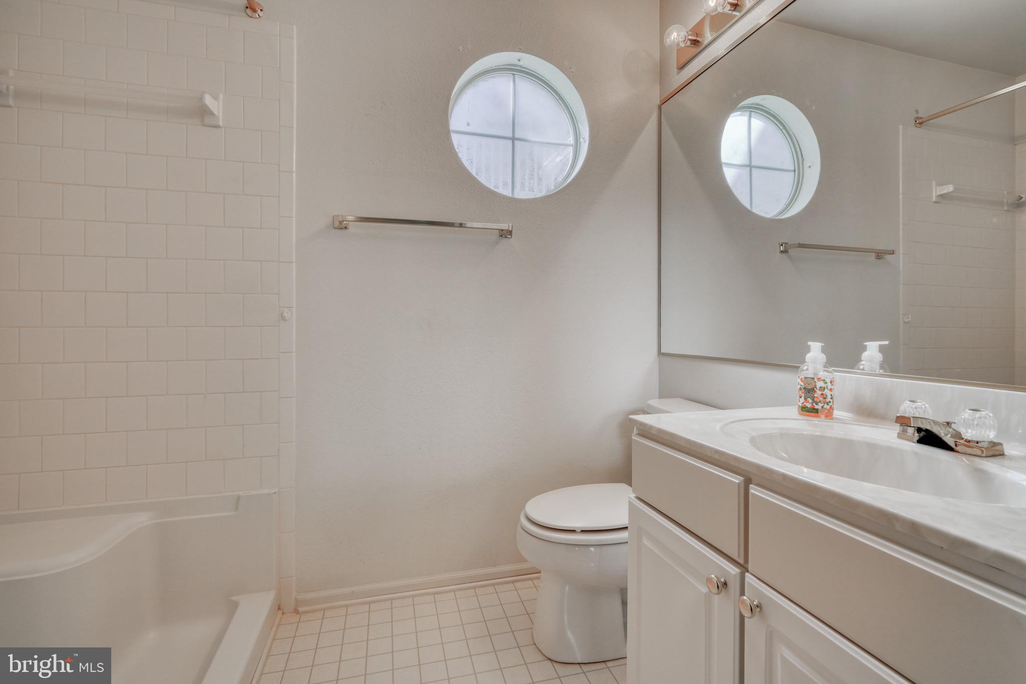 ENGLISH COUNTRY MANOR - Residential