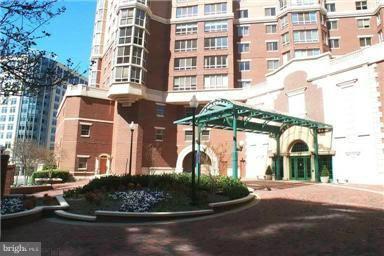 CARLYLE TOWERS - Residential