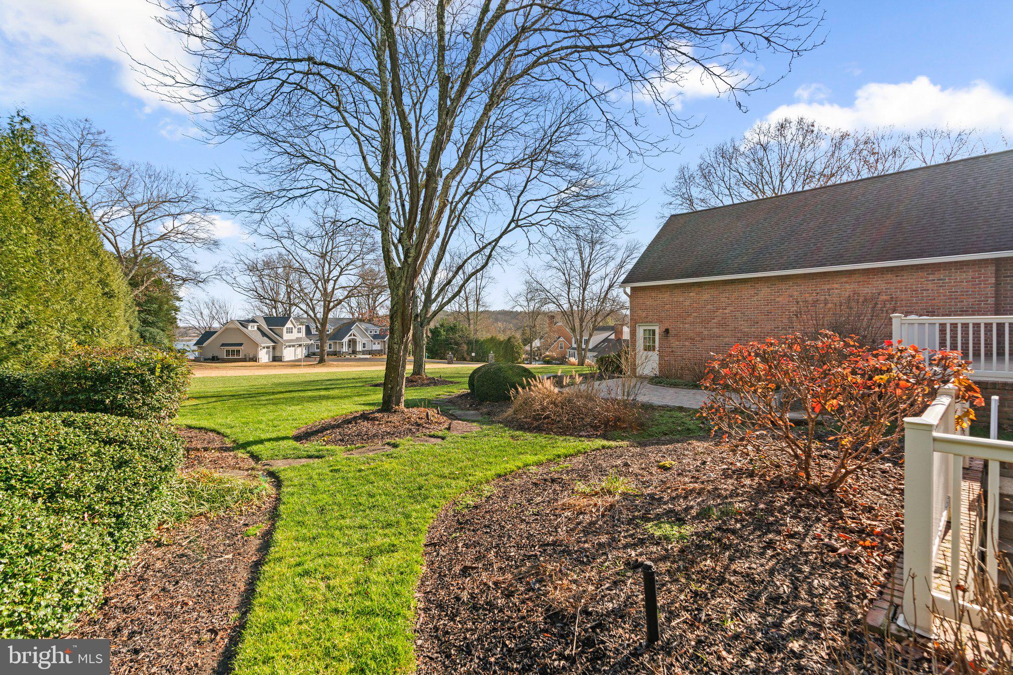 POINT FIELD LANDING - Residential