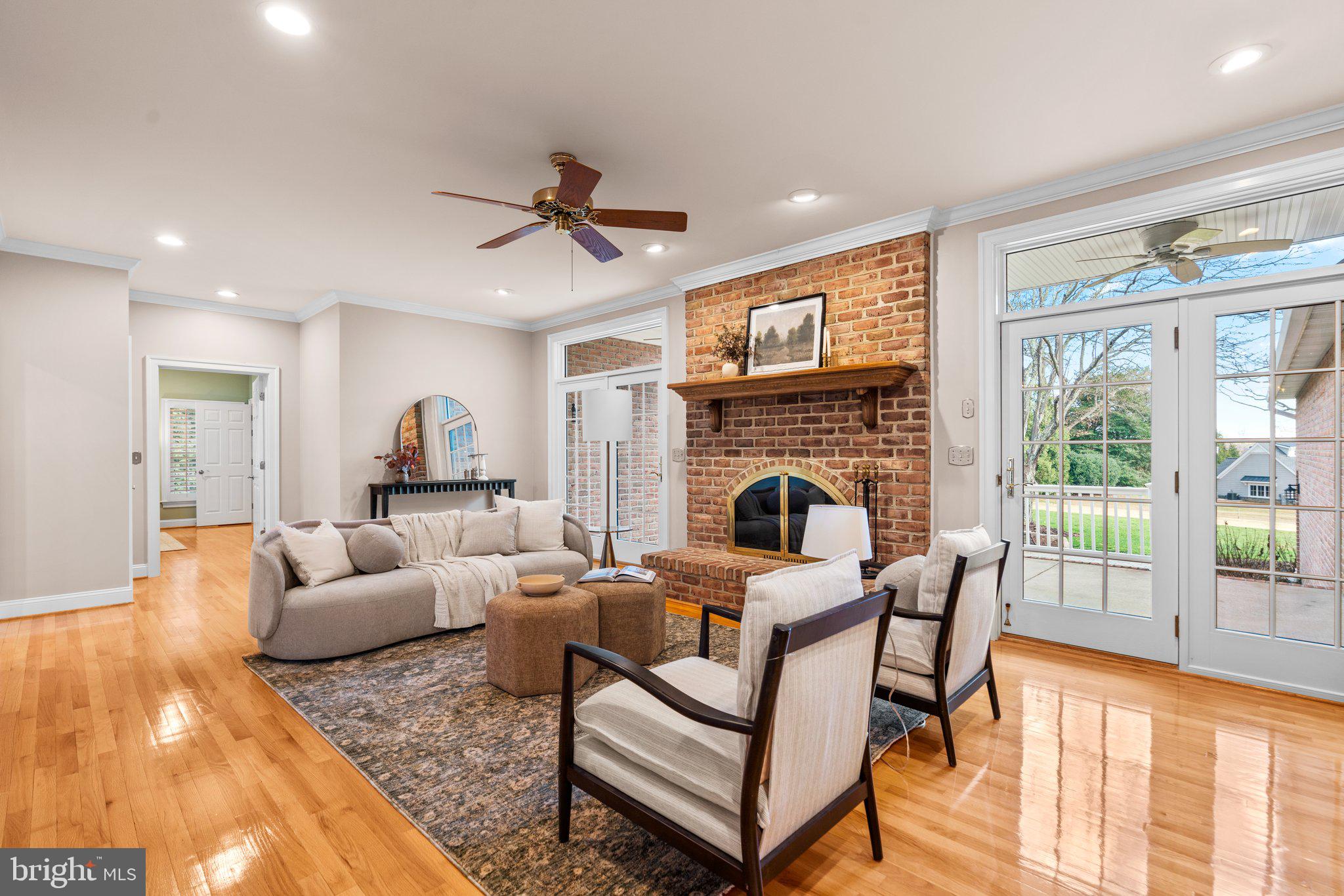 POINT FIELD LANDING - Residential